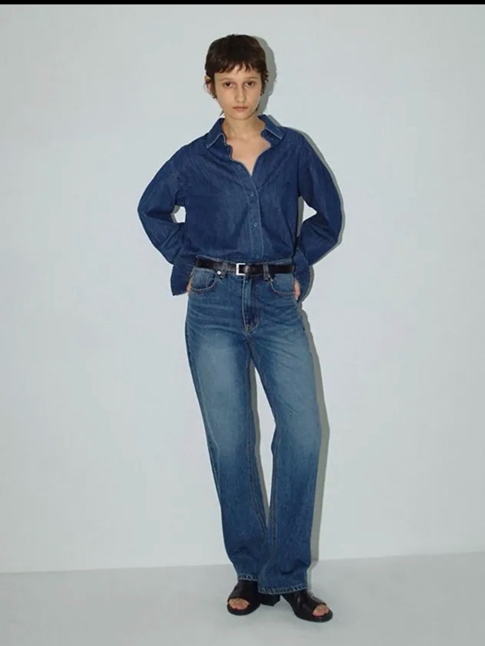 LILOU | High Rise Straight Jean - Picture 2 of 4